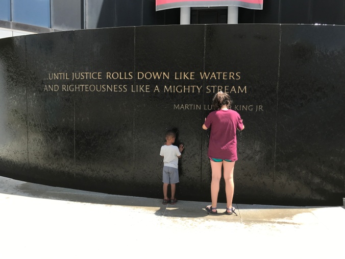 Kids at monument 2